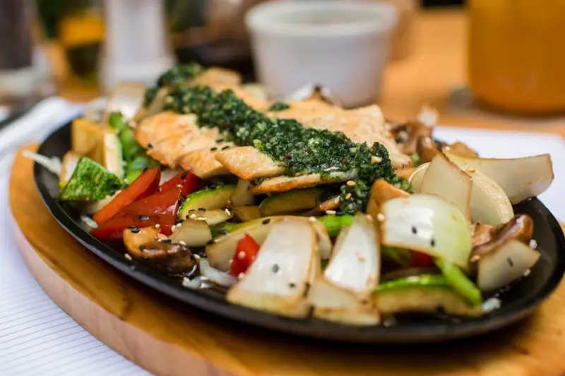 Вкусные блюда из ресторана отеля изображение